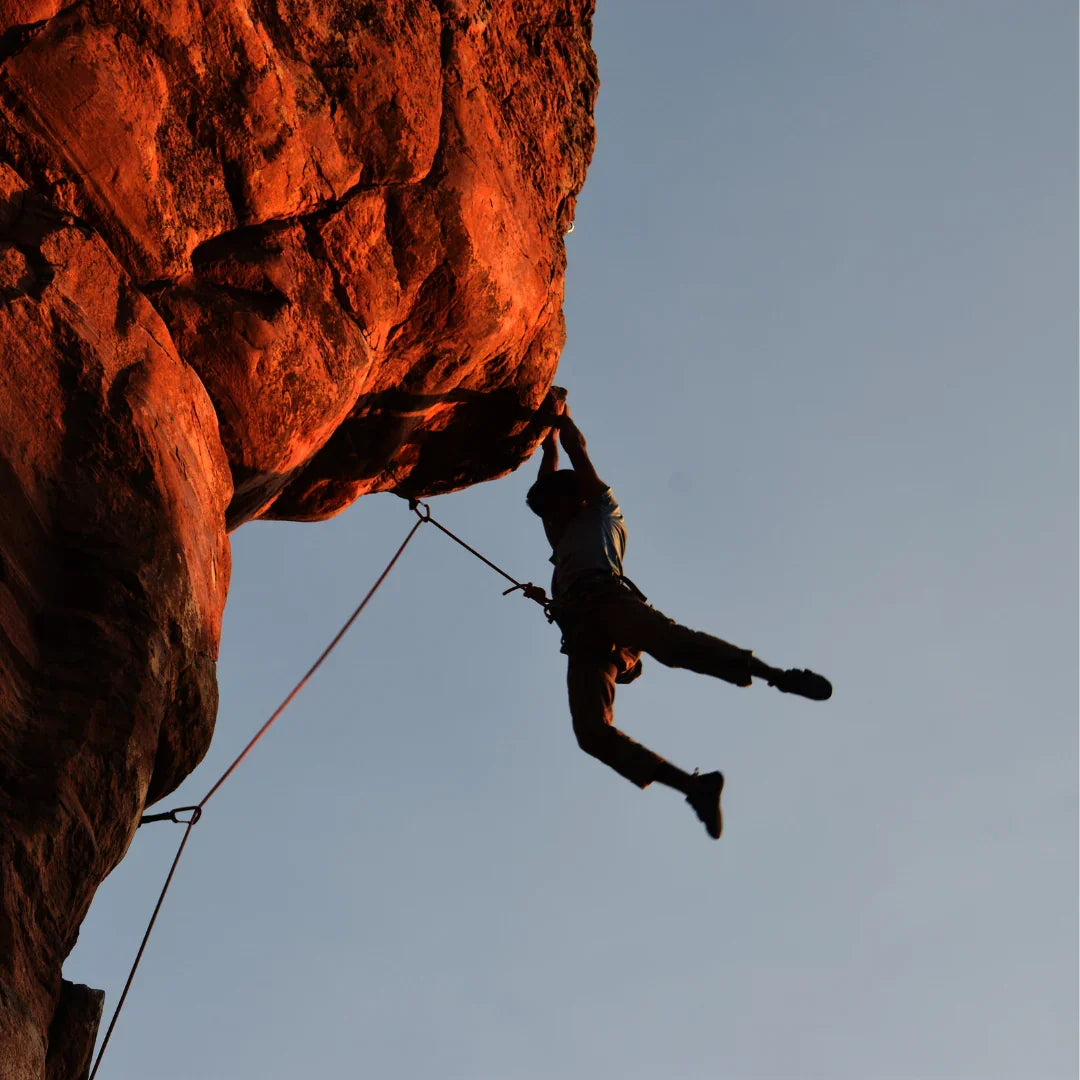 La peur du vide en escalade : comment la gérer et progresser mentalement