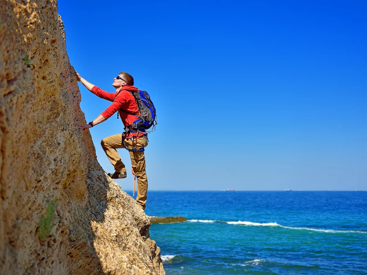 Tracer sa voie dans les Calanques : l’art d’ouvrir, le respect de laisser peu de traces