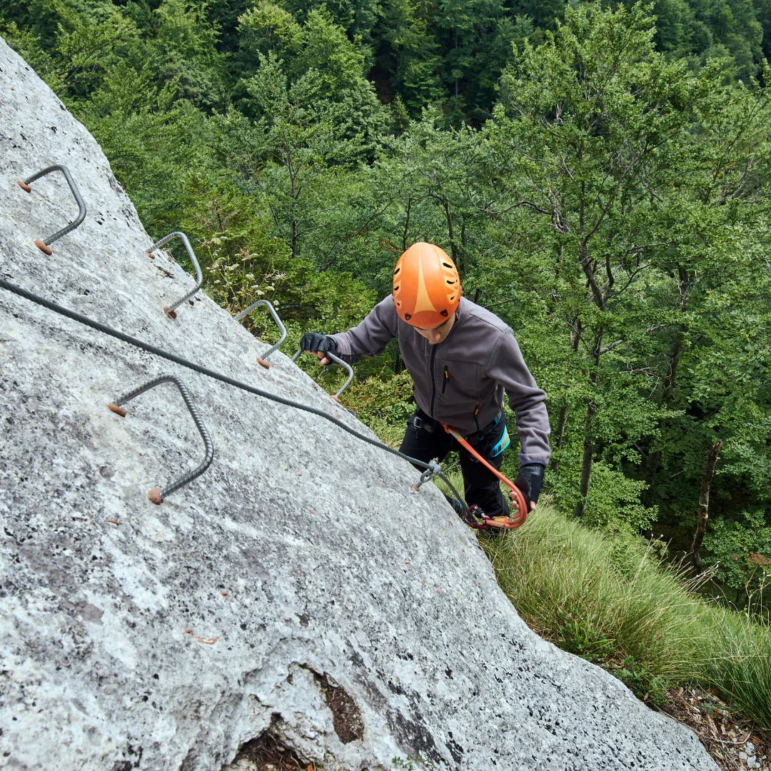 Via ferrata : équipement, sécurité et itinéraires à découvrir en France